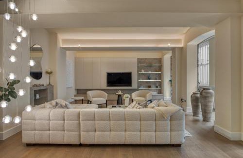 Belgravia Villa | Historic Cubitt Lodge 3BD 3BA Gem W Steam Room