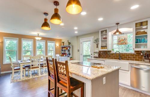 Dahlonega Casa | Historic Dahlonega Home with Hot Tub and Porch!