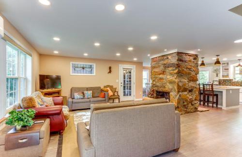 Dahlonega Casa | Historic Dahlonega Home with Hot Tub and Porch!