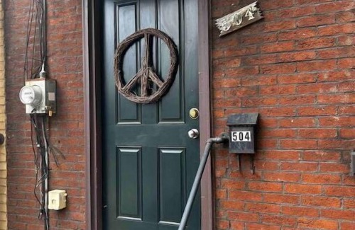East Allegheny Casa | Historic Deutschtown Row House
