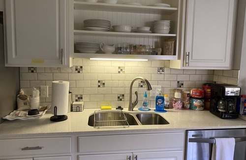 Georgetown Casa | Historic District,3 bedrooms & 2 full baths, one level. Fenced backyard. Porch.