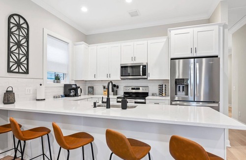 Savannah Victorian District Apartamento | Historic District Gem - 2BR/2BA, Walk to Forsyth Park - Upper Level