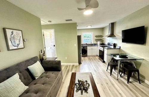 Palmetto Apartamento | Historic District Retreat - Newly Renovated 2BR