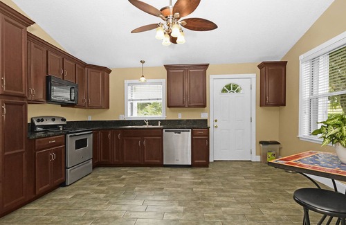Historic District Casa | Historic downtown home blocks from Intercoastal, Beach and Canal Street