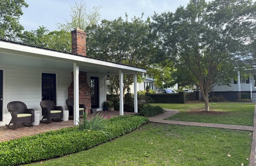 Georgetown Cabaña | Historic Downtown, pool side guest cottage on beautiful 1882 property!