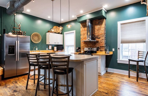 New Albany Casa | Centro Histórico Loft | 9 + camas | 10 minutos a Louisville Expo y Churchill