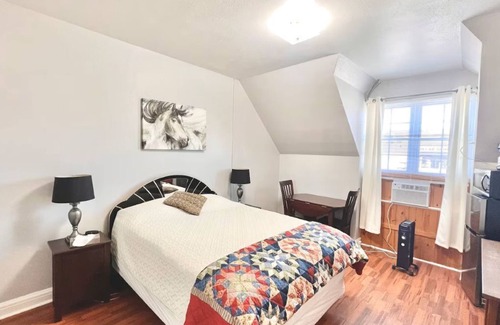 Dailey Casa | Historic DTC Lodge #8 - Cozy 1 Bedroom
