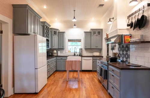 Red Rock Casa | Historic Farmouse & Stable turned Studio Retreat