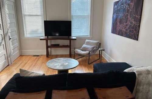 Brighton Park Apartamento | Historic Feel Modern Comfort Walk to Parks & Food