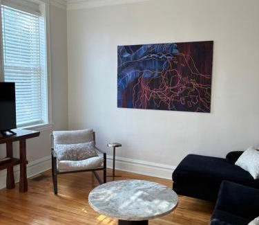 Brighton Park Apartamento | Historic Feel Modern Comfort Walk to Parks & Food