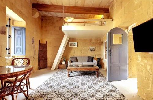 Victoria Apartamento | Historic Hideaways - 900 Year Old Converted Studios