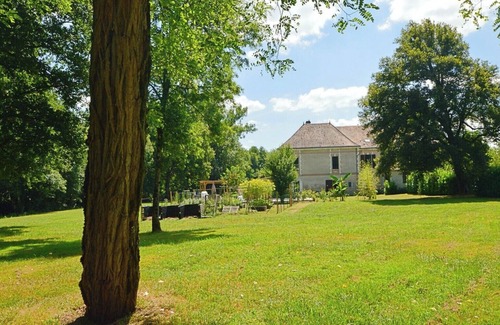 Saint-Medard-d'Excideuil Villa | Historic Holiday Villa with pool, walking distance to the restaurants and shops of Excideuil