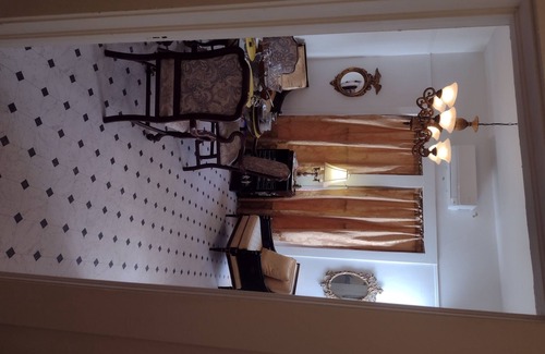 Palatka Apartamento | Historic Home a block to St Johns River and down town shops/restaurants.