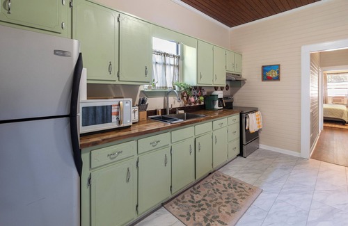 Southeast Pensacola Casa | Historic Home Near Downtown Pensacola - Only 8.8 Miles To The Beach!