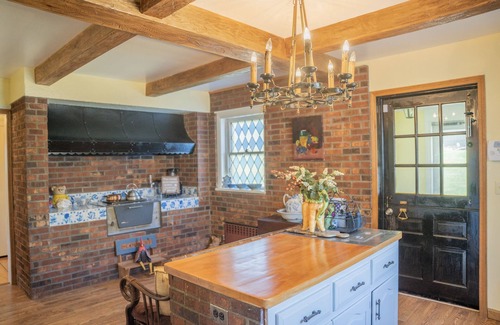 New Paltz Casa | Historic Home of Heavyweight Champion