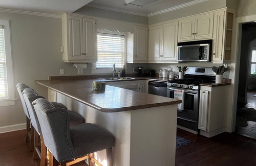 Hahira Casa | Historic Home on Main Street