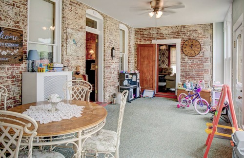 Knightstown Casa | Historic Home With Antiques And Modern Amenities On The Historic National Road