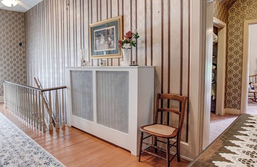 Knightstown Casa | Historic Home With Antiques And Modern Amenities On The Historic National Road