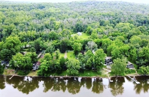 Danboro Casa | Historic HoneyBee Grove-EVENT/PET/FAMILY FRIENDLY