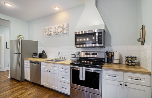 South Haven Hotel | Historic Hotel Nichols