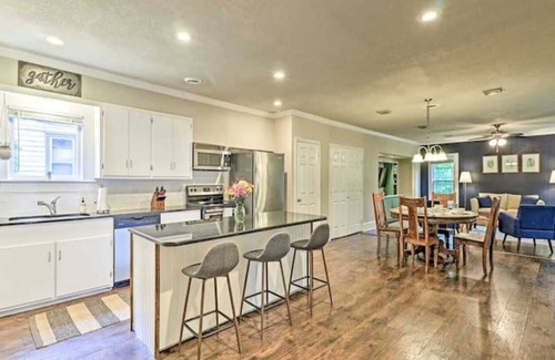 Belton Casa | Historic House Across From UMHB & 3 Miles to Expo