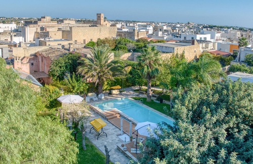 Patu Casa | Historic house with pool and Mediterranean park (A)