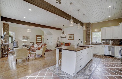 Stillwater Cabaña | Historic James Mulvey Carriage house (Whole house)