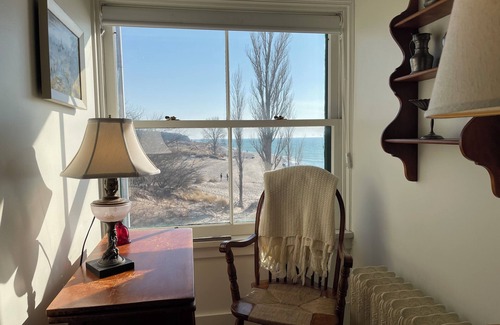 Frankfort Apartamento | Historic Lighthouse Assistant Keeper's Apartment just off M22 north of Frankfort