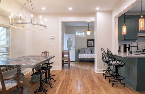Shawnee Casa | Historic Luxury 10 Min. To Downtown
