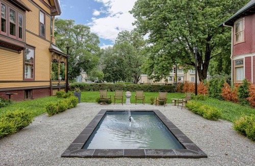 Council Bluffs Casa | Historic Mansion with lots of charm!