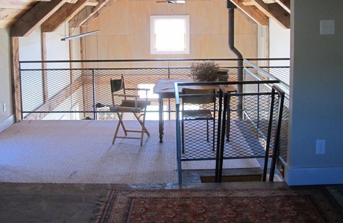 Roundup Cabina | Histórico - Moderno - Cabina de artistas en un remoto rancho privado