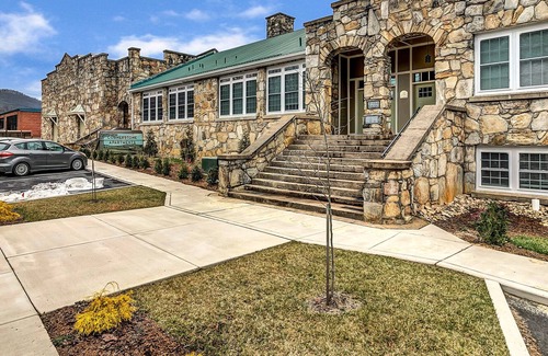 Mars Hill Apartamento | HISTORIC MODERN MIX/CUTE MAIN ST/22MIN ASHEVILLE