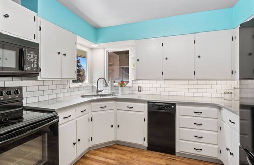 Old Town West Apartamento | Historic Mountain Ave Bungalow - Walk Everywhere!