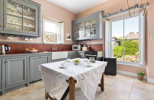 Claddagh Casa | Historic Nile Lodge House, 6 Nile Lodge, Galway City , 5 bedrooms, sleeps 10