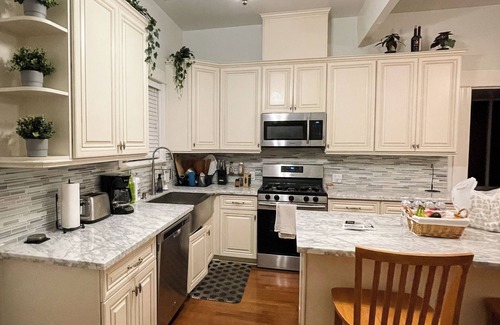 Downtown Riverside Casa | Historic Off-Campus Housing in Downtown Riverside 市中心历史悠久的宿舍