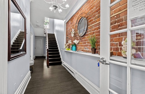 Downtown Halifax Apartamento | Historic Old South District Governors Suite