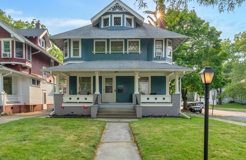 Downtown Toledo Casa | Historic Old West End Entire Home - 4 Bedrooms next to Arboretum
