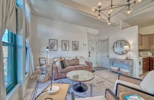 Salida Condominio | Historic Palace Hotel Suite 305