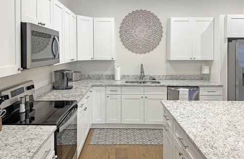 Loudon Casa | Historic Renovated 4-BD Townhome - Scenic Side