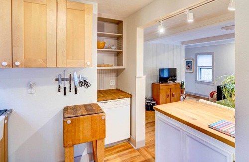 Saugerties South Casa | Saugerties Home: 3 Decks & Hudson River View
