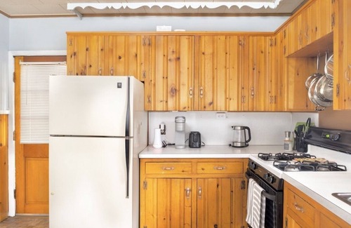 Sea Breeze Casa | Historic Sea Breeze Getaway Steps to Lake Ontario!