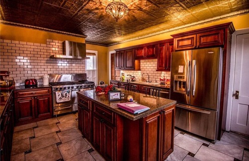 Seneca Falls Casa | Historic Seneca Falls Suite with Spa & Gardens