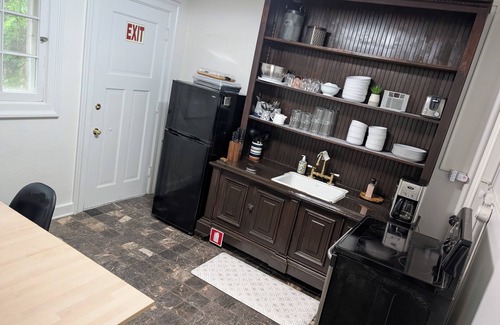 Old North End Cabaña | Historic Sharp Mansion Carriage House - Old North End Homestead