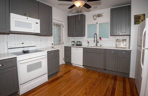 Saint Joseph Casa | Historic Silver Beach house - 1 block from downtown State St.