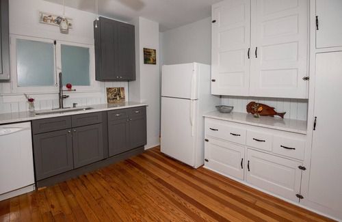 Saint Joseph Casa | Historic Silver Beach house - 1 block from downtown State St.