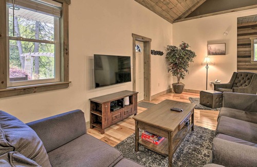 Damascus Cabaña | “Historic Stone Cottage” in Damascus w/ Fire Pit!