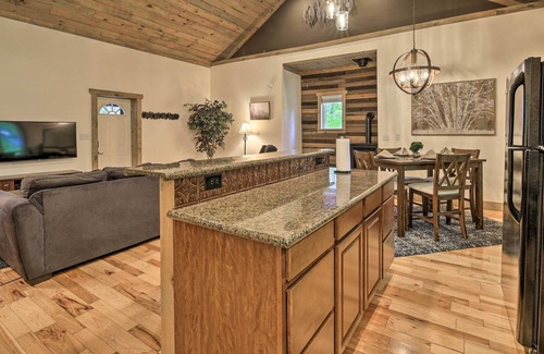 Damascus Cabaña | “Historic Stone Cottage” in Damascus w/ Fire Pit!