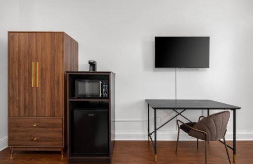 Santa Rosa Apartamento | Historic Stonehouse Getaway Minutes to Downtown!