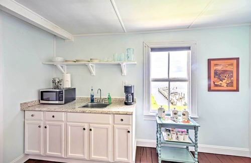 Swansboro Apartamento | ¡Estudio histórico de Swansboro con vista intracostera!