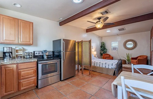 Blenman-Elm Apartamento | Historic Tucson Casita Studio + 1BA Near UA & UMC 🏡